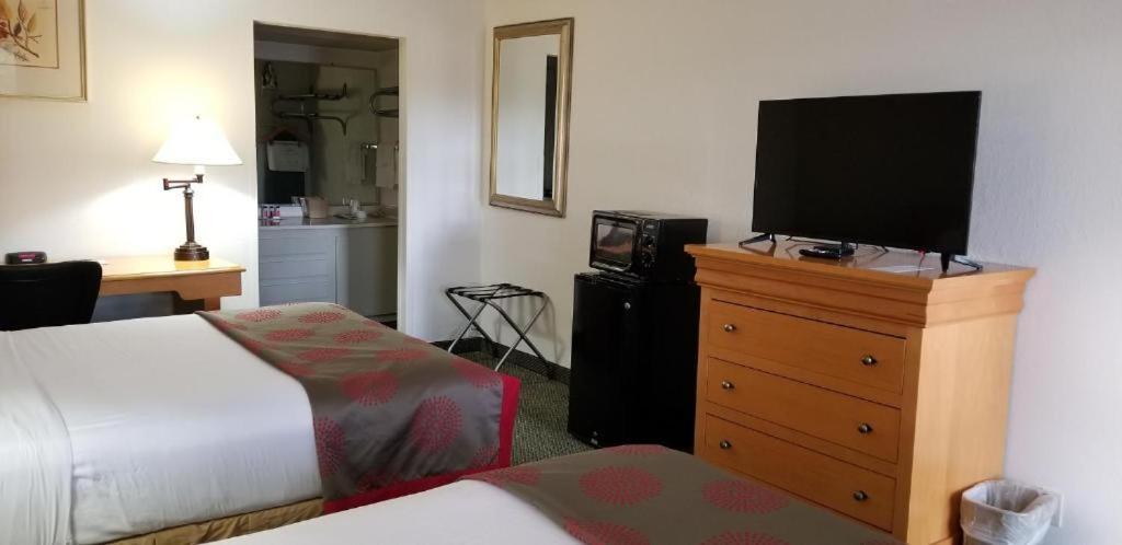 Space Coast Hotel ไททัสวิลล์ ภายนอก รูปภาพ